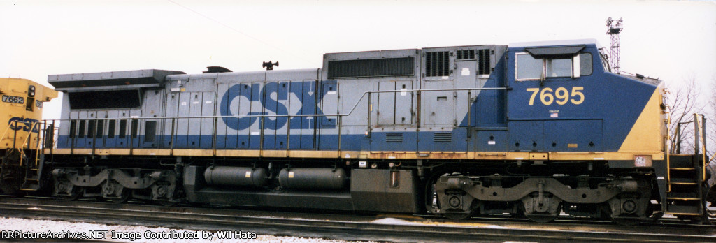 CSX C40-8W 7695